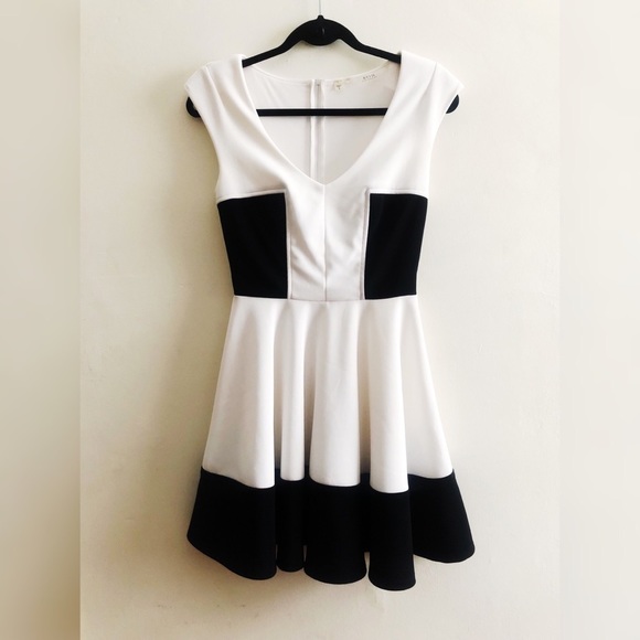 Guess Los Angeles Classic Mini Black White - Picture 3 of 3